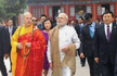 Xi, Modi hold summit-level talks in Xi’an